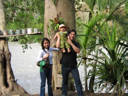 tony casabona - Noelia (mi esposa) y el Papu (mi hijo) en San Ramón