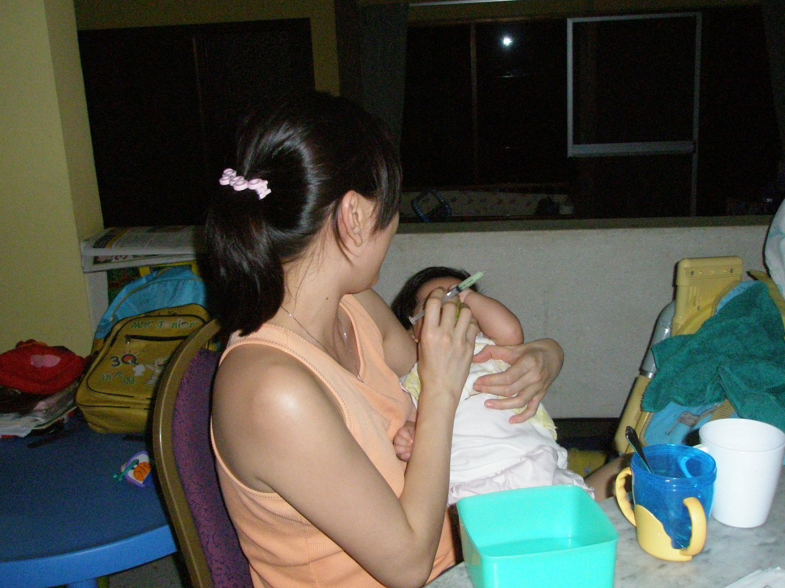 [Feeding+BB+C+meds,+mooncakes+017.jpg]