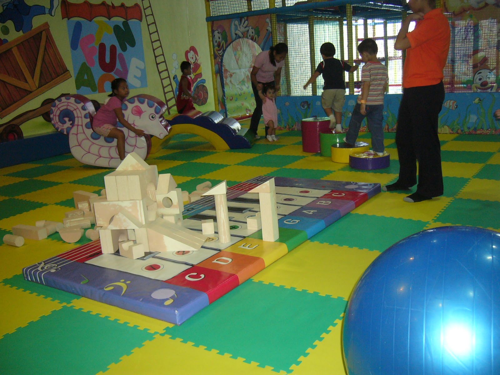 [P1120325.JPG]