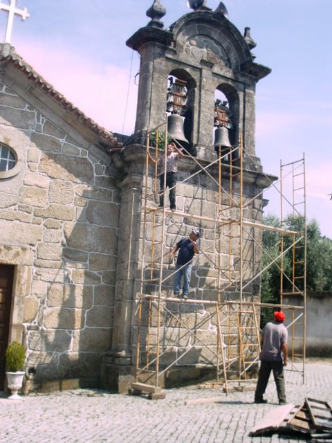[Limpeza+da+Igreja+3.JPG]