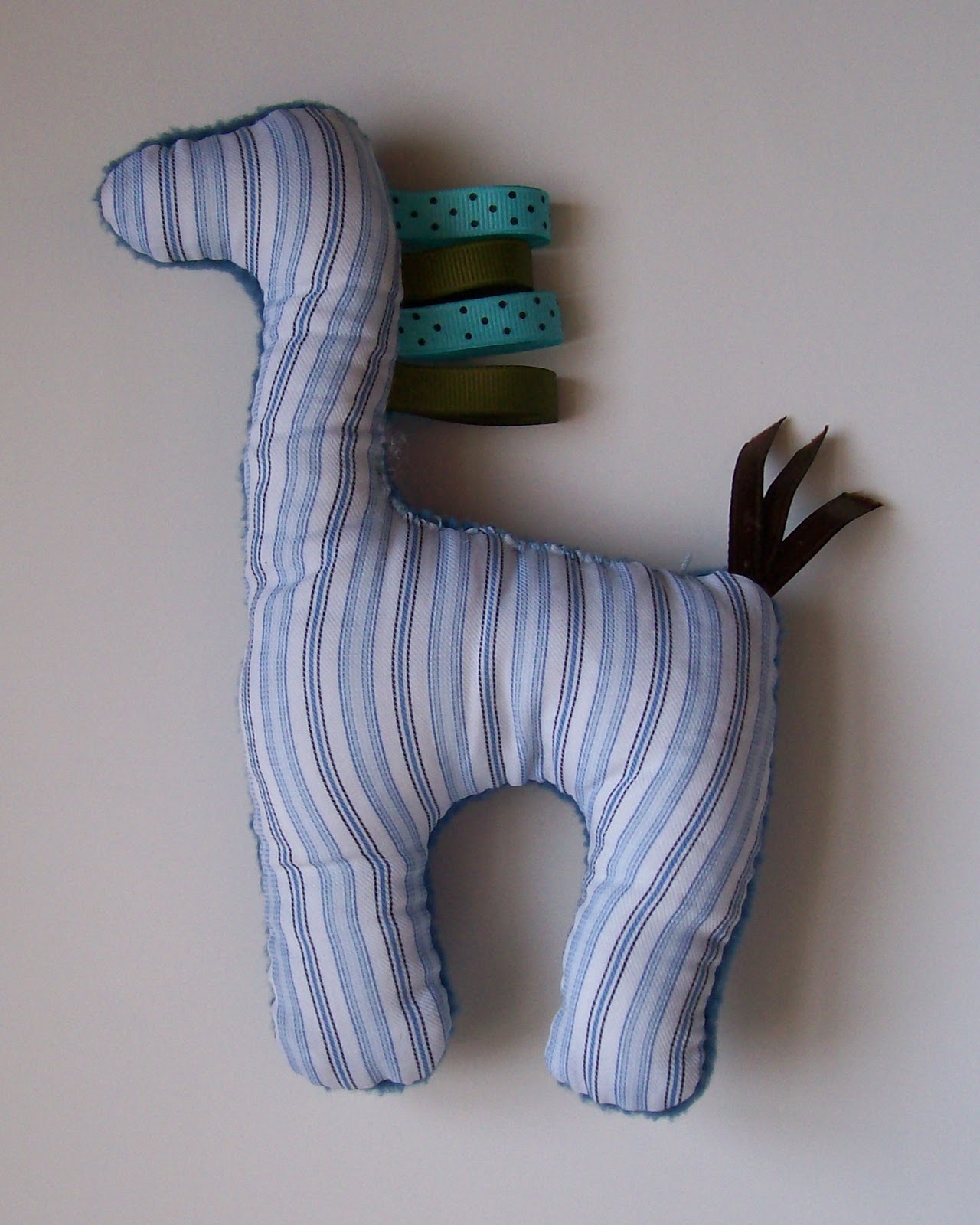 Serving Pink Lemonade: Gifts Kids Can Make: Stuffed giraffe