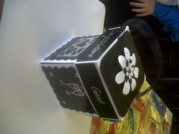 Black&White exploding box