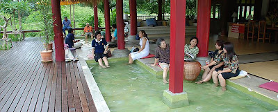 4-Pai-Hotspring-Spa-Resort_Hotspring-pool-at-lobby.jpg