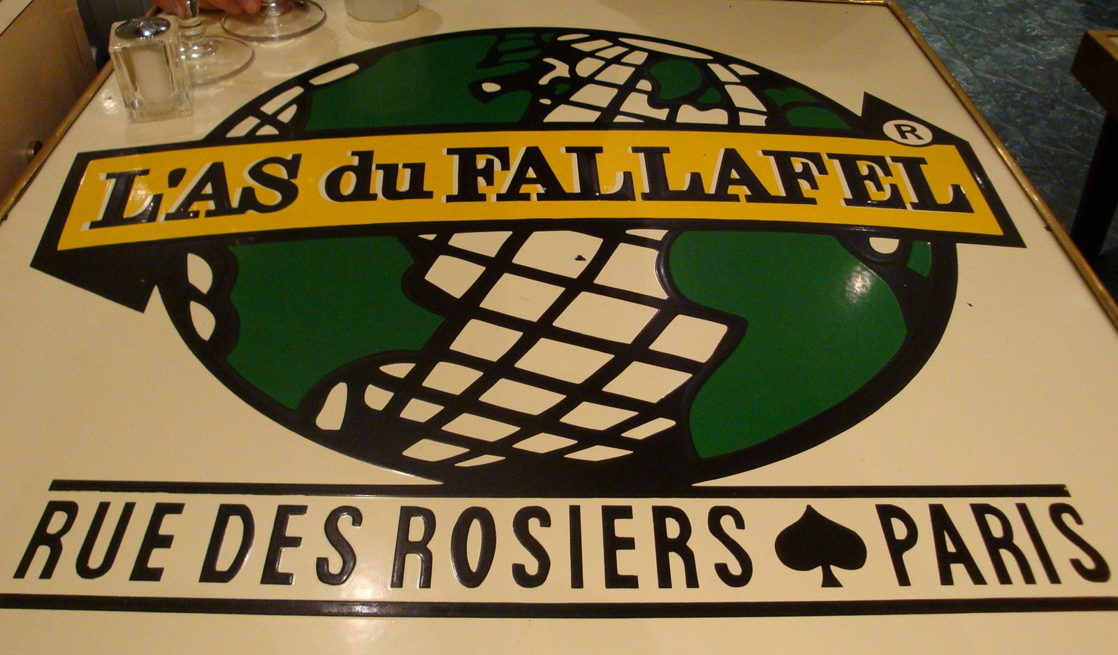 [LAs+du+Falafel+-+Table+Top.JPG]