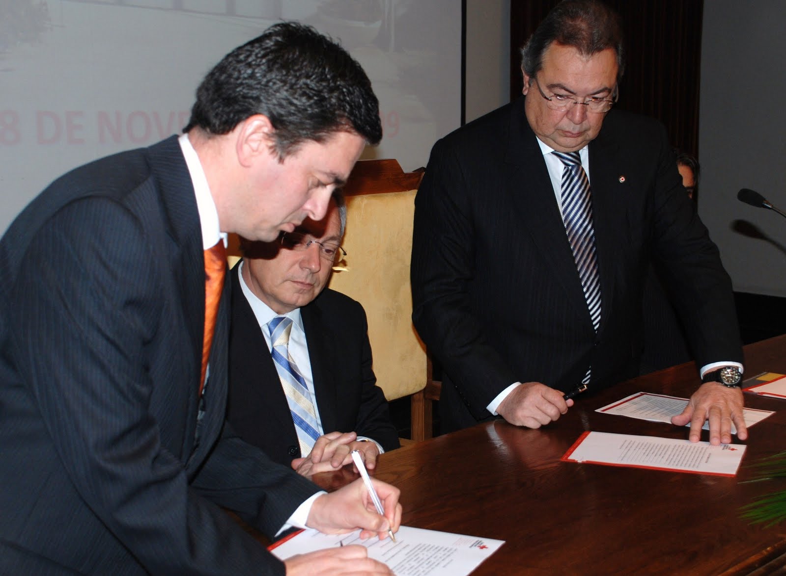 [Cruz+Vermelha1.JPG]