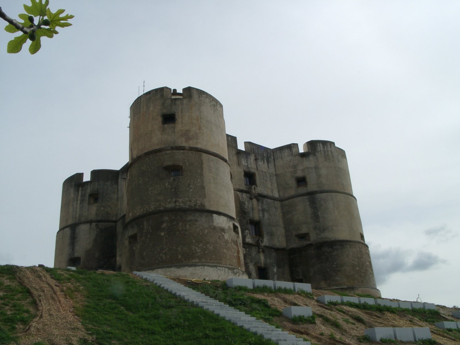 [Evoramonte+03.JPG]