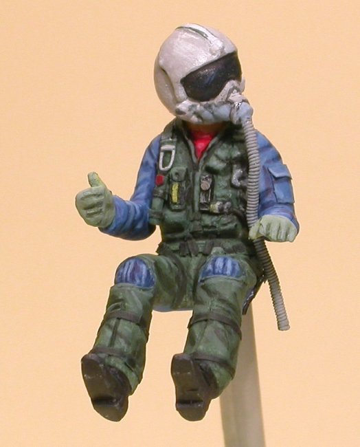 Painting a 1/48th Pilot. Miniatures
