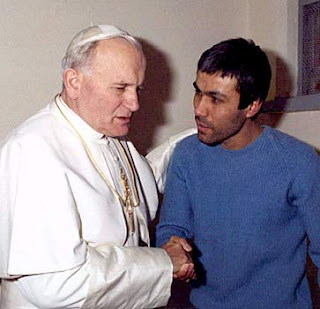 II.John Paul ve Mehmet Ali Ağca papa papalık vatikan siyaset suikast pope 