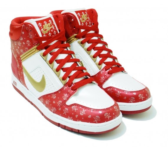 LIVING AROUND WHO´S WHOS AND WHAT´S WHATS. : air force 1 high valentine
