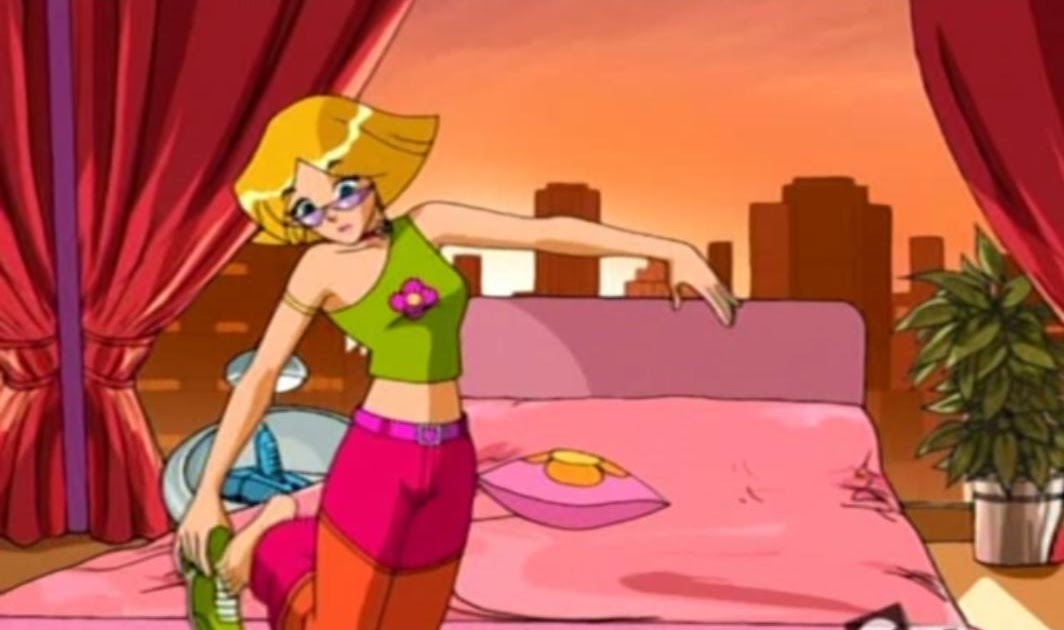 Totally Spies: Clover (Bonus) .