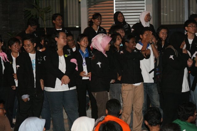 [Batch+2007+-+All+in+our+Black+Jacket.JPG]