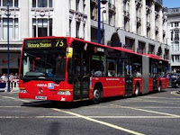 Autobús articulado de Londres en la línea 73. Autor Iwouldstay, vía Wikipedia