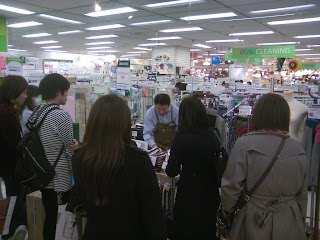 MAWAハンガー【実演販売】大盛況！！