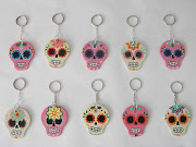 LLAVEROS Calavera. Finamente decorados y detallados a mano,. hechos en MDF. (llaveroscalaver )