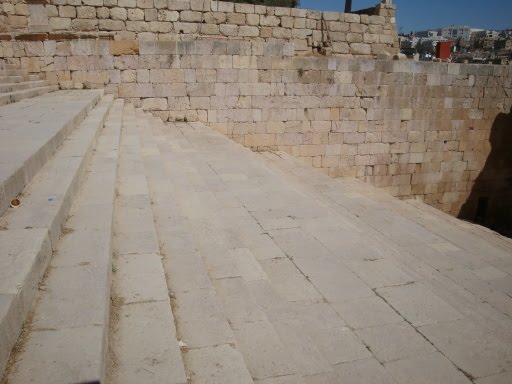[08Jerash13.JPG]