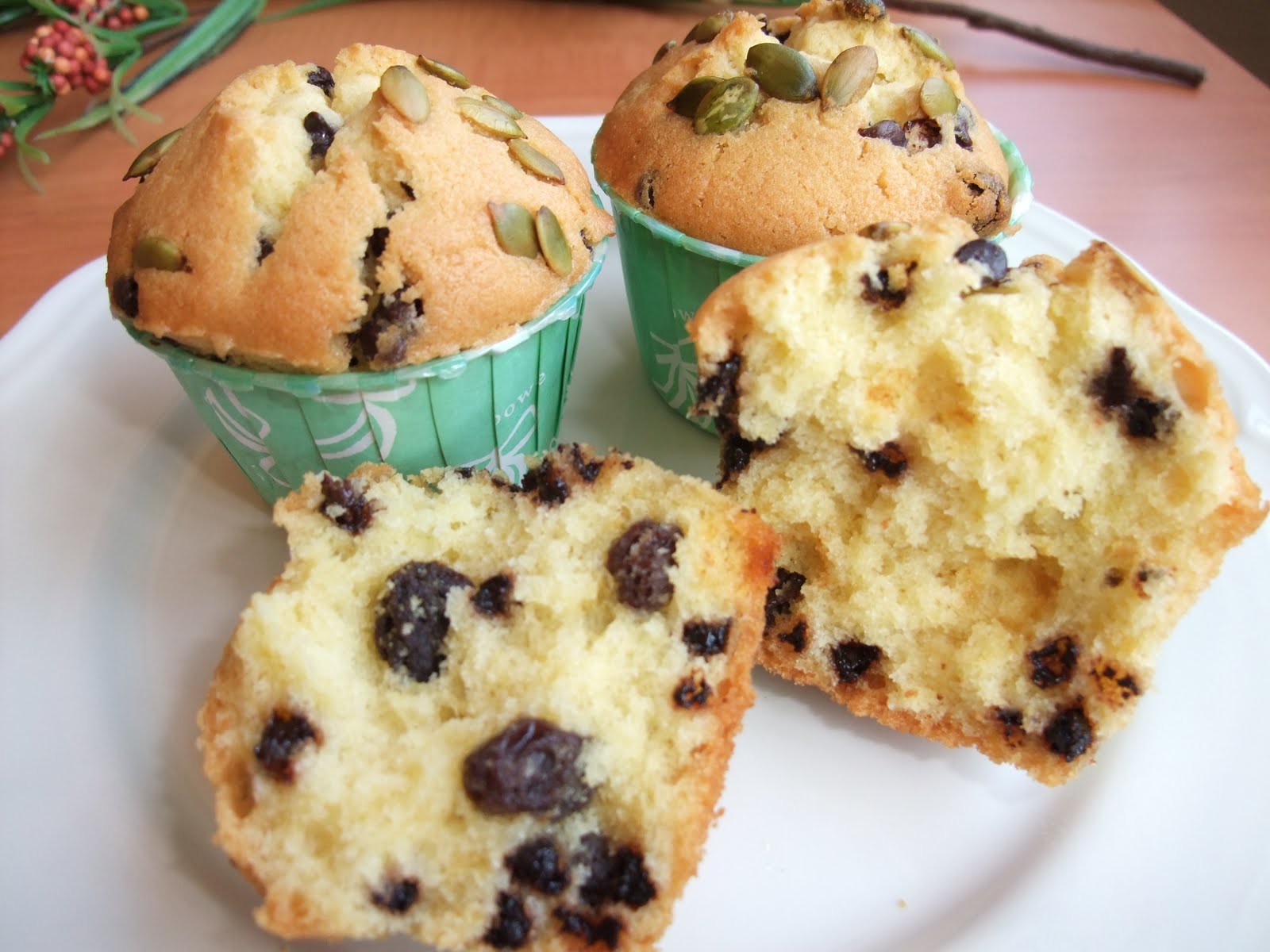 Veronica's Kitchen Raisins and Chocolate Chips cupcakes