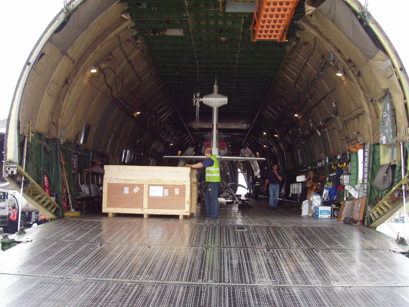 [2005026+030.jpg]