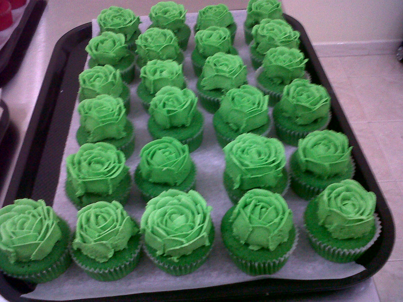 Queenstyle cupcakes and sweets uae rose