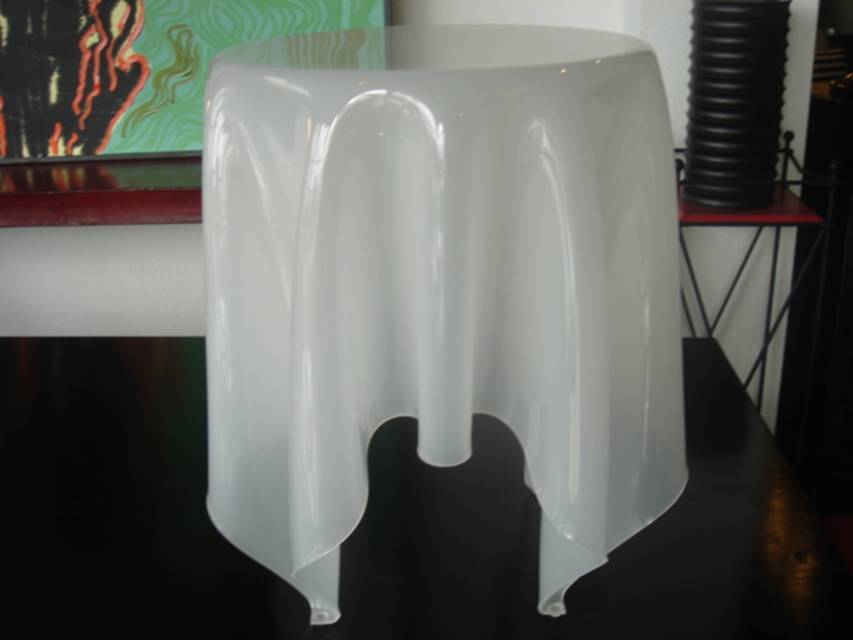 [illusiontablecbell.jpeg]