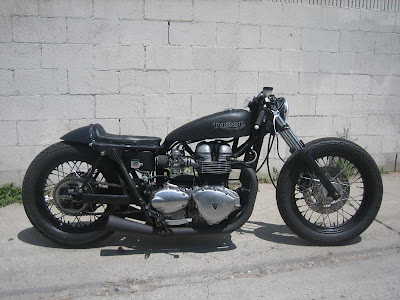 IMG_9237_http-::garagecompany.com:bikes:custom:2006triumph:index.html.jpg