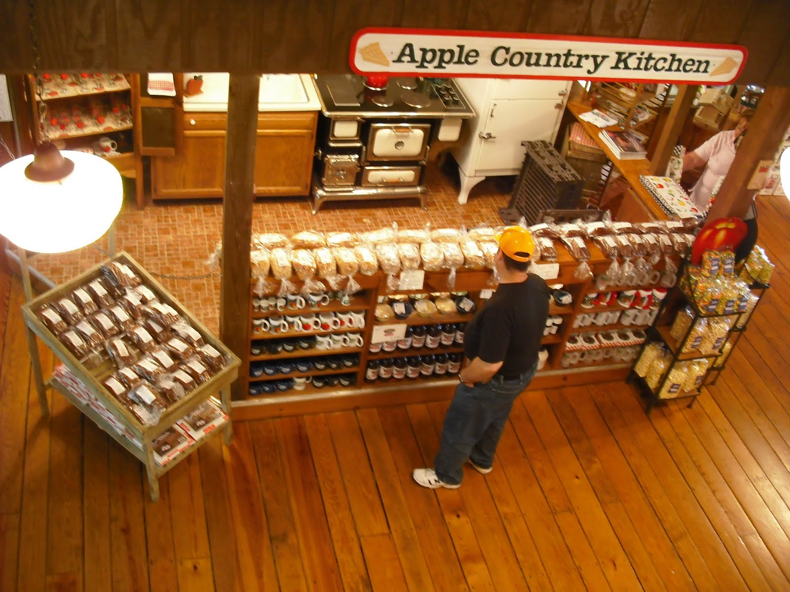 Kentucky Travels: Apple Barn Pigeon Forge, TN