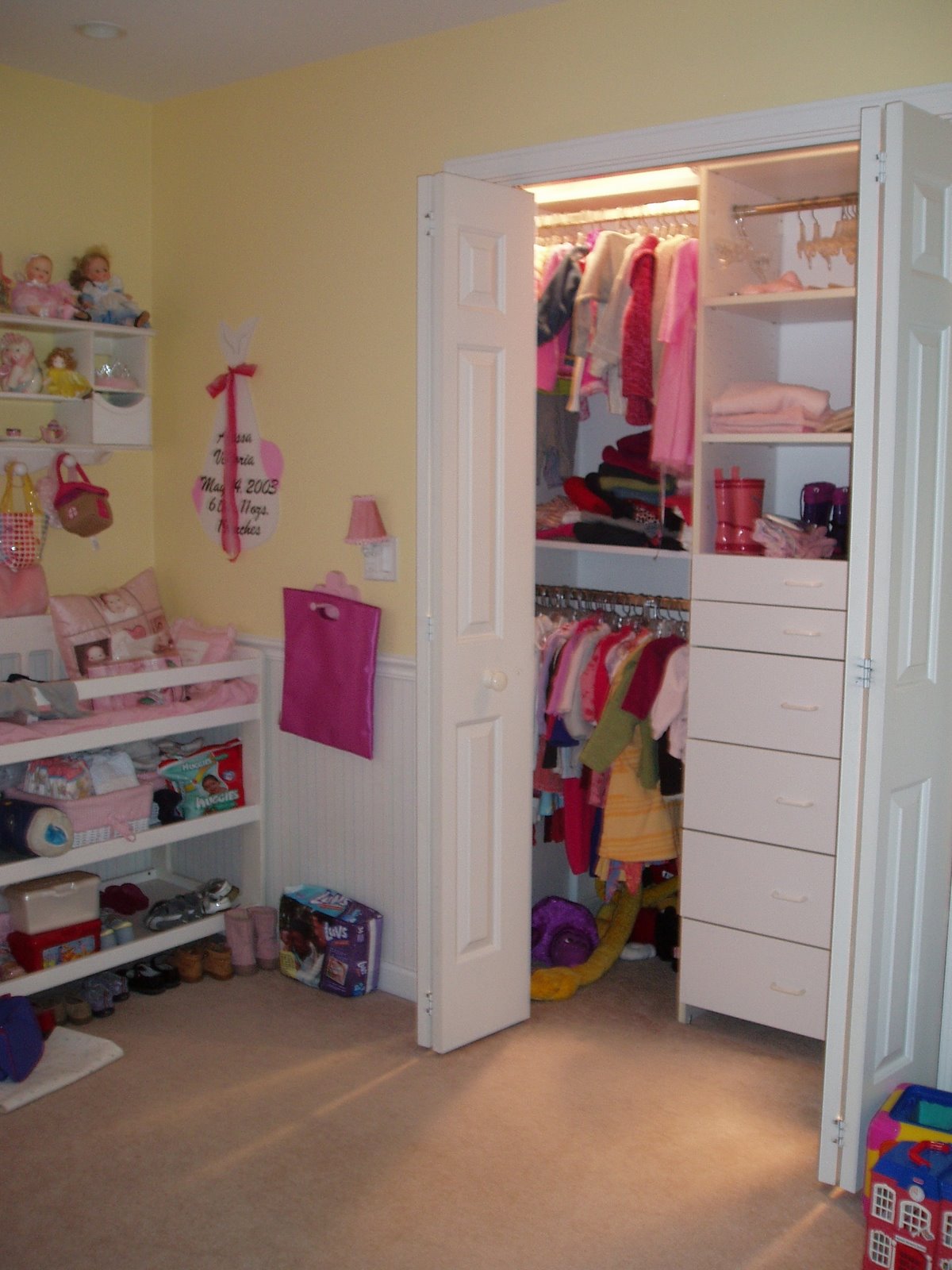 [Alissas+room+2.JPG]