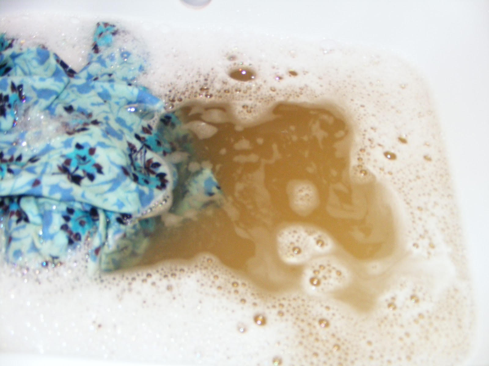 Coloradolady Cleaning Vintage Linens and Quilts Tutorial