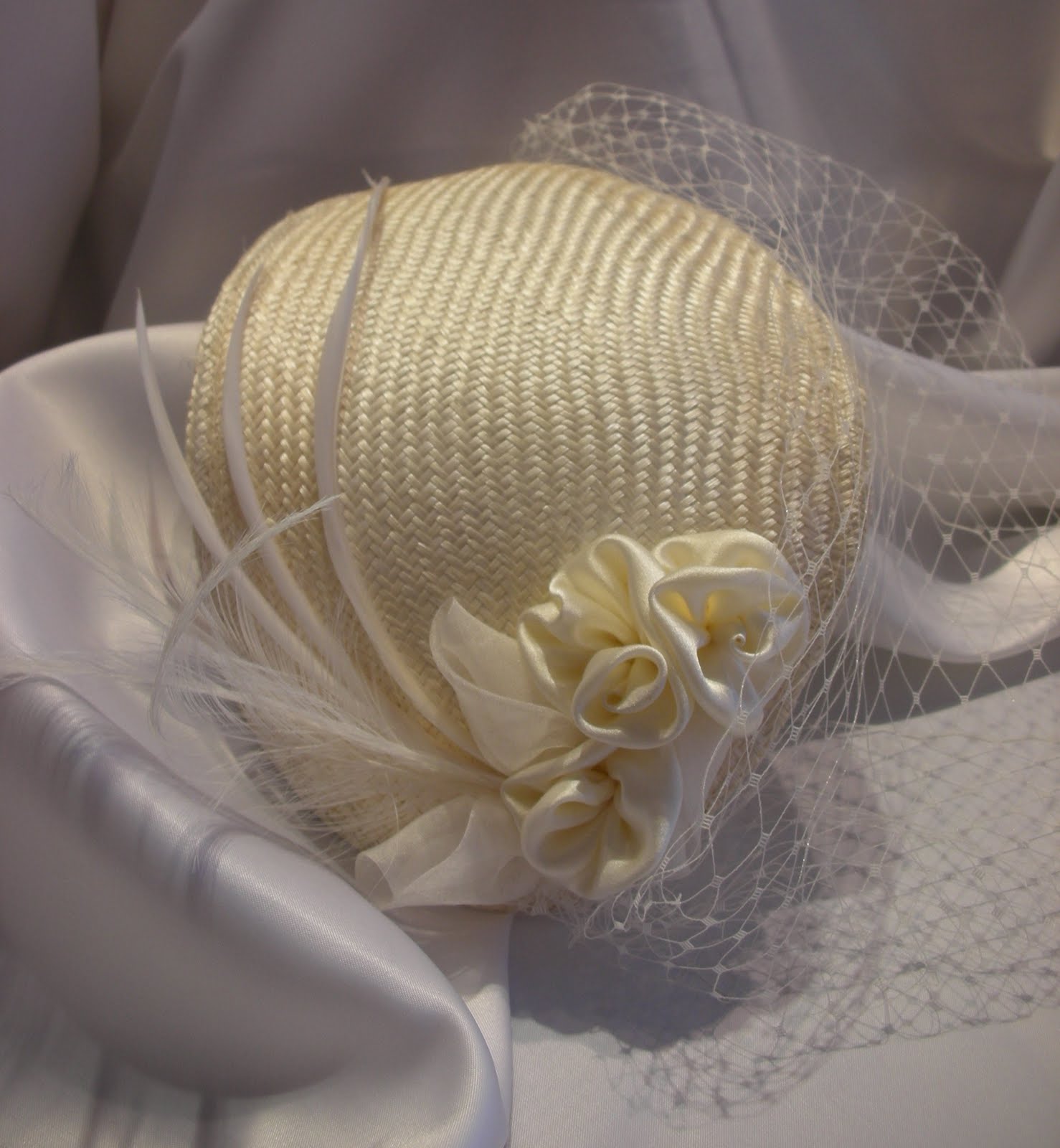 [Bridal+Chapeau+French+Tulle+Veil.JPG]