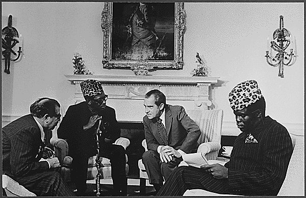 [Mobutu_Nixon.gif]