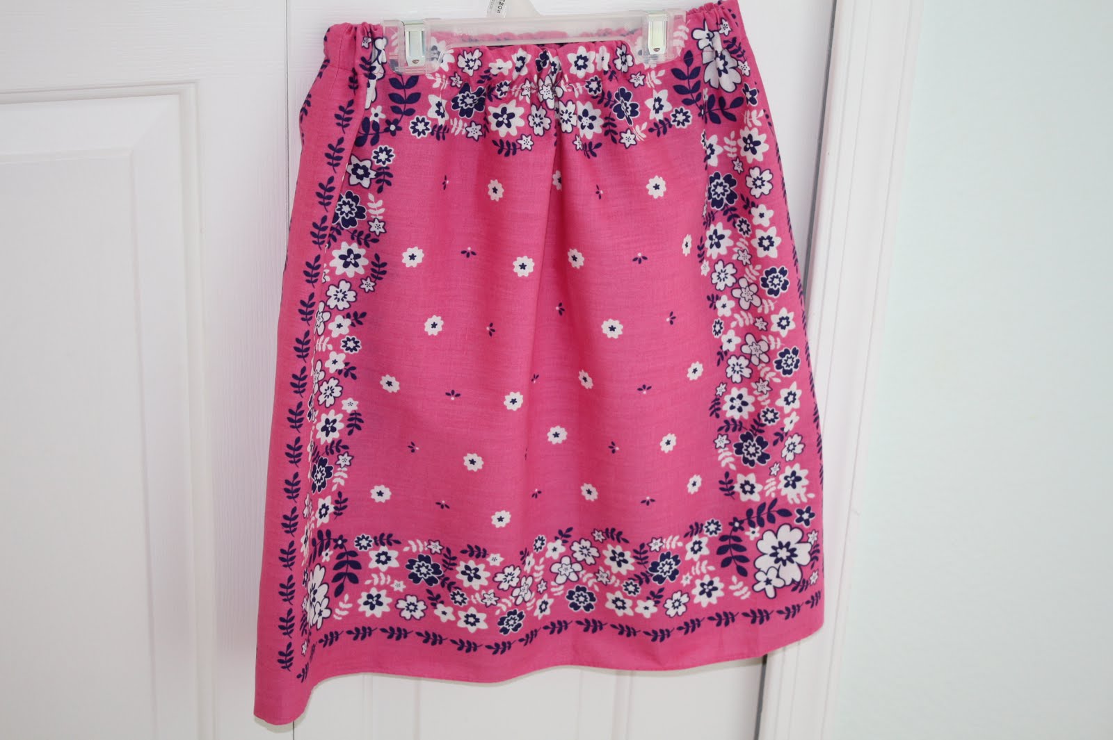 A Crafty Escape EasyPeasy Bandanna Skirt