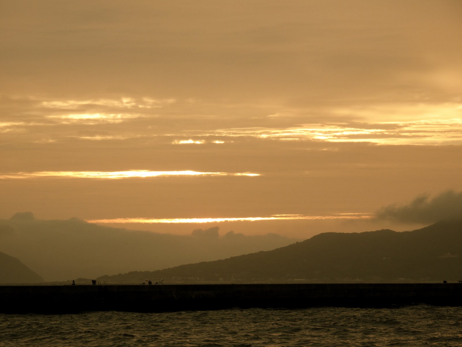 [Fukuokasunset12.JPG]
