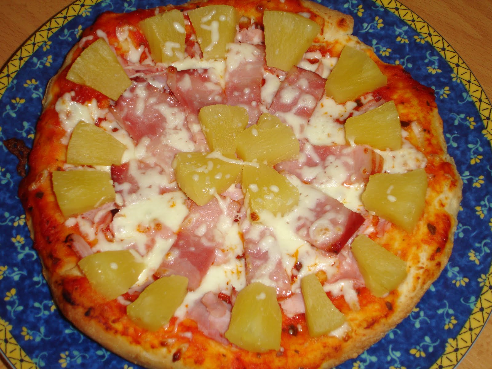 [Pizzabaconananas.JPG]