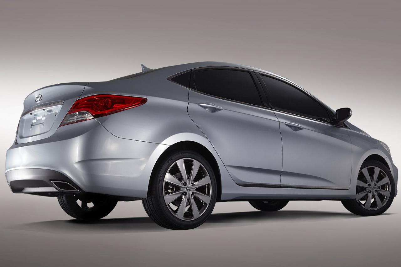 http://2.bp.blogspot.com/_etZw8UcvDJ8/THVrOOYG95I/AAAAAAAAAU4/coi04XZh88U/s1600/Hyundai-Accent-rear-rb.jpg