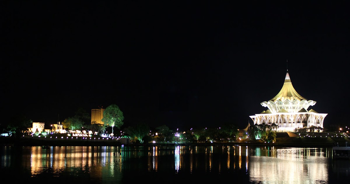 Photolivation: Night in Kuching City