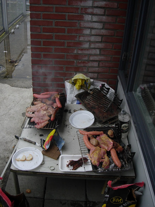 Dijimos de organizar un asado....