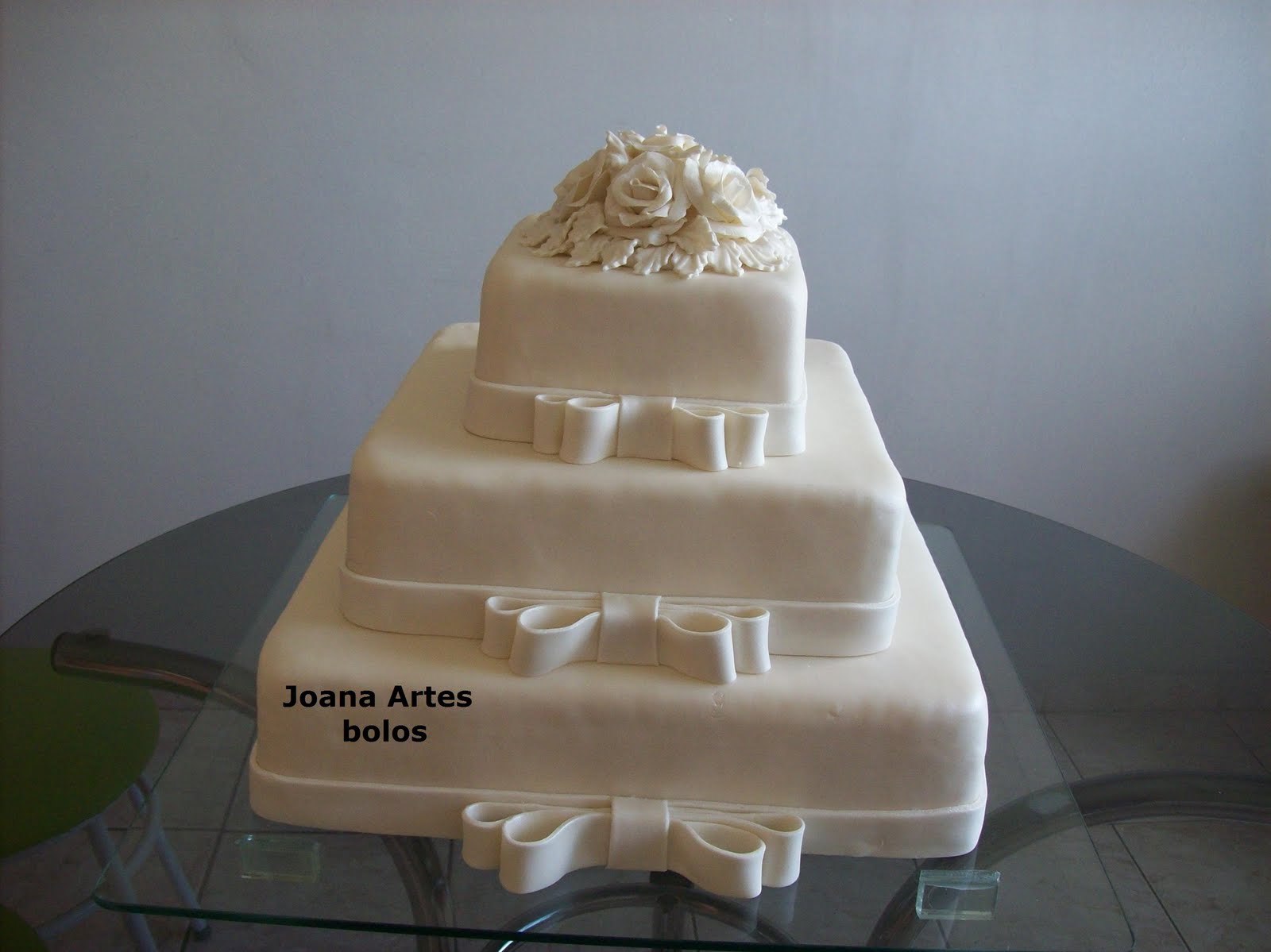 Art’s Bolos ( Uberaba-MG ) Joana 34-33124684: Bolo quadrado de casamento