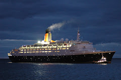 QE2 AT FUNCHAL 31-12-2005