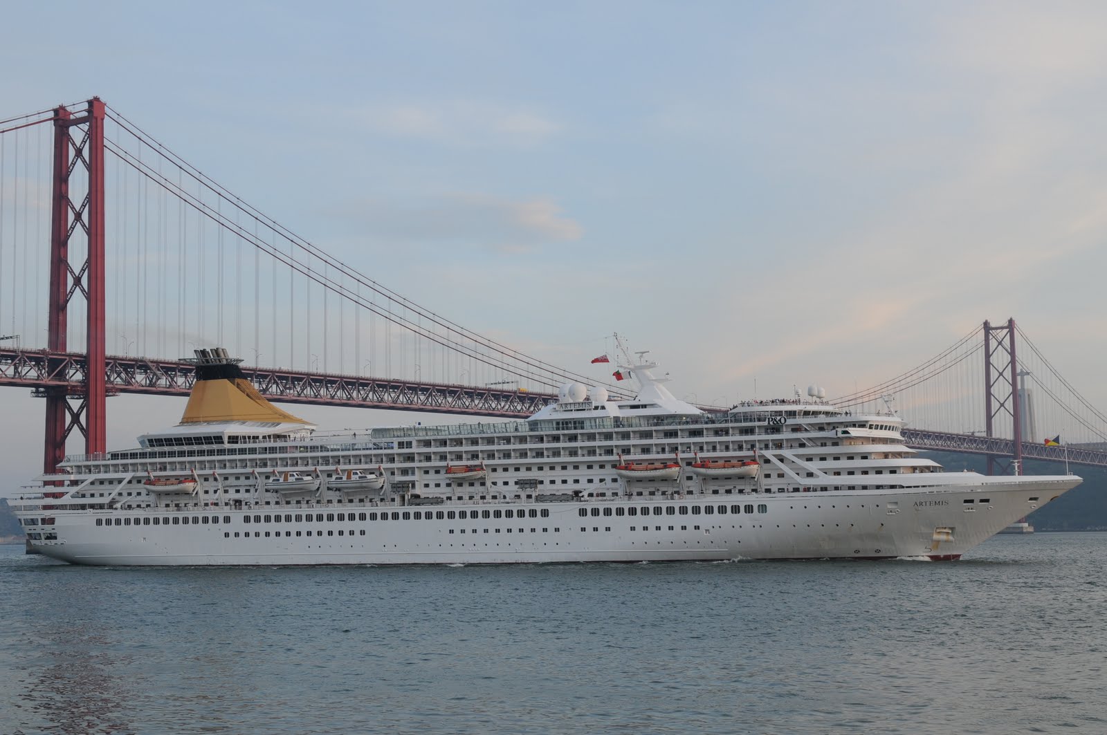 [ARTEMIS+2009-10-28+(30).JPG]