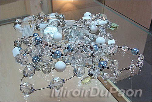 [crystal-group-001.jpg]