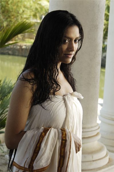 Mamtha Mohandas sexyBath Towel Stills