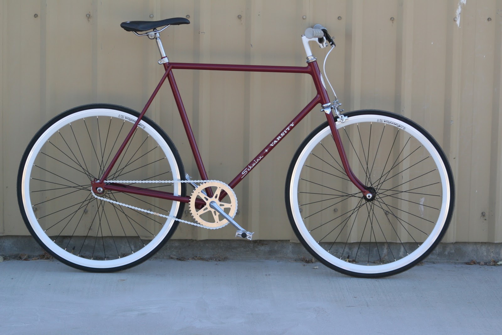 Urban Fix Fixie Conversion of a 50's Schwinn Varsity
