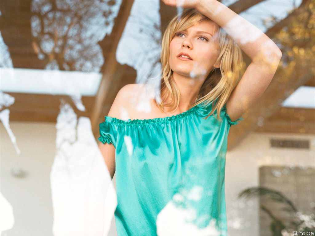 http://2.bp.blogspot.com/_fCAtMdq3Ayo/TPt4MUyFrLI/AAAAAAAABmE/pgmZ4AcKr8E/s1600/kirsten-dunst-.jpg