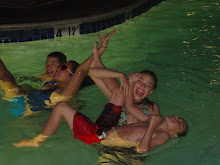 playin at the hotel pool after the beach! :)))