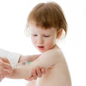 http://2.bp.blogspot.com/_fIoBBbQjUmk/TFv5NMEsVeI/AAAAAAAAALY/Pi1Xqfky5us/s400/imunisasi+vaksin+bayi.jpg