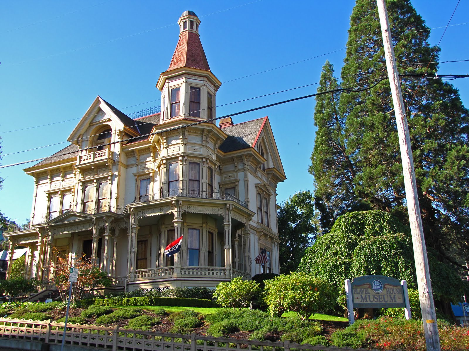 The Old Broad's Field Guide Astoria, Oregon Promenade and Old Houses