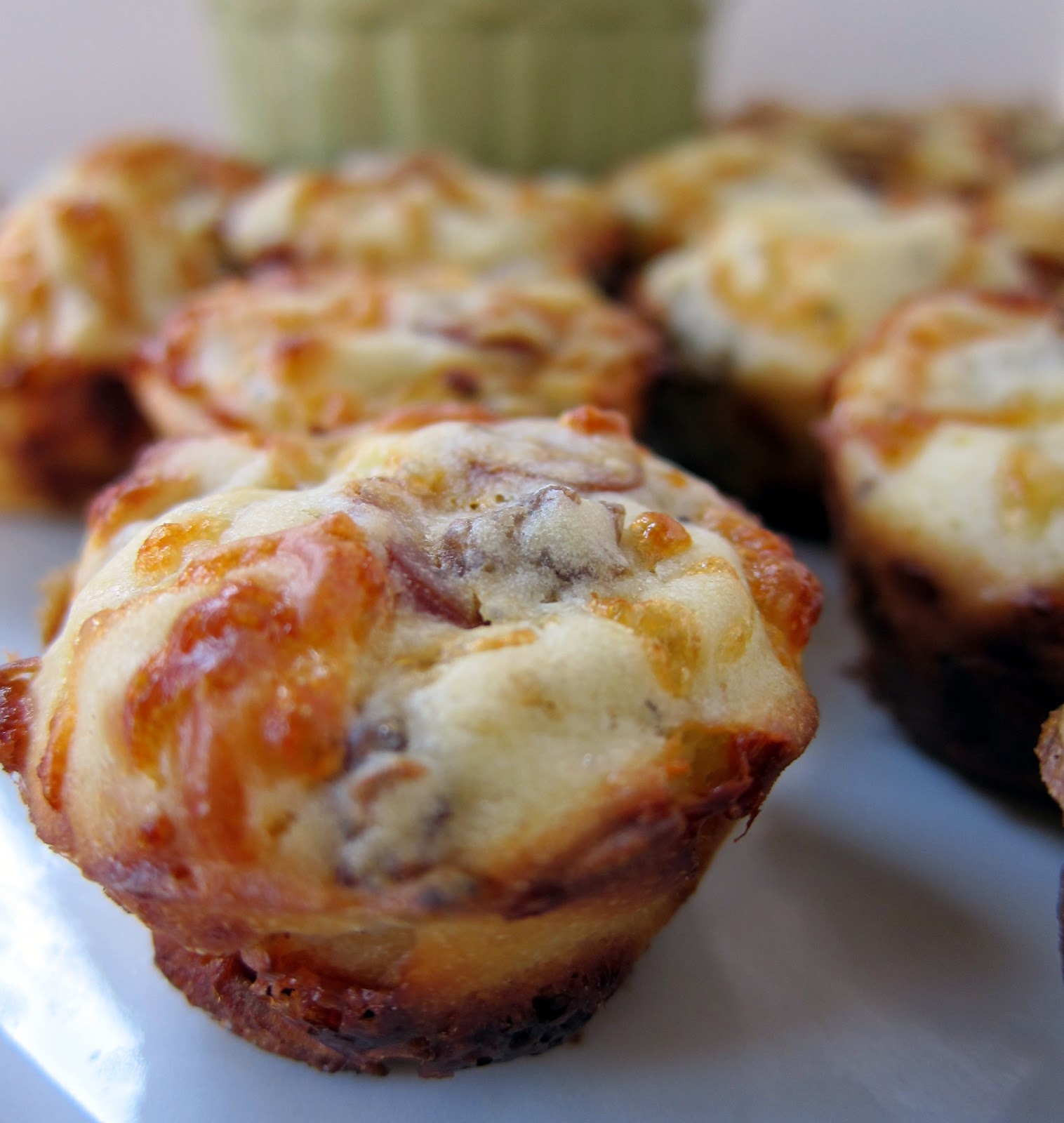 Sausage & Pepperoni Pizza Puffs Plain Chicken