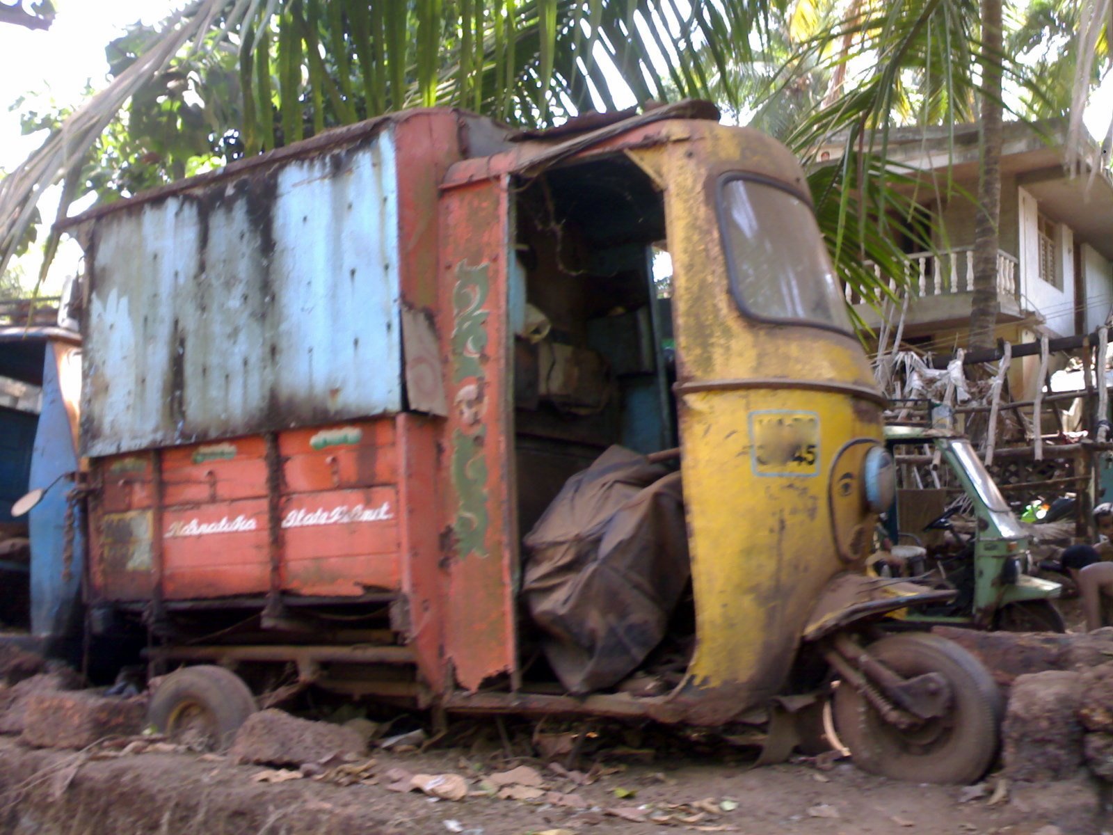 Old Lambretta Auto Rickshaw  - We Decided To Increase The Number Of Permits After Studying The Phenomenal Population Growth Between 1998 And 2015.