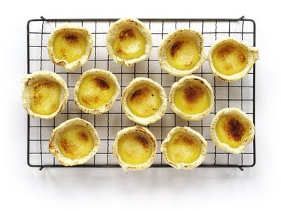 pastis de nata on cooling rack