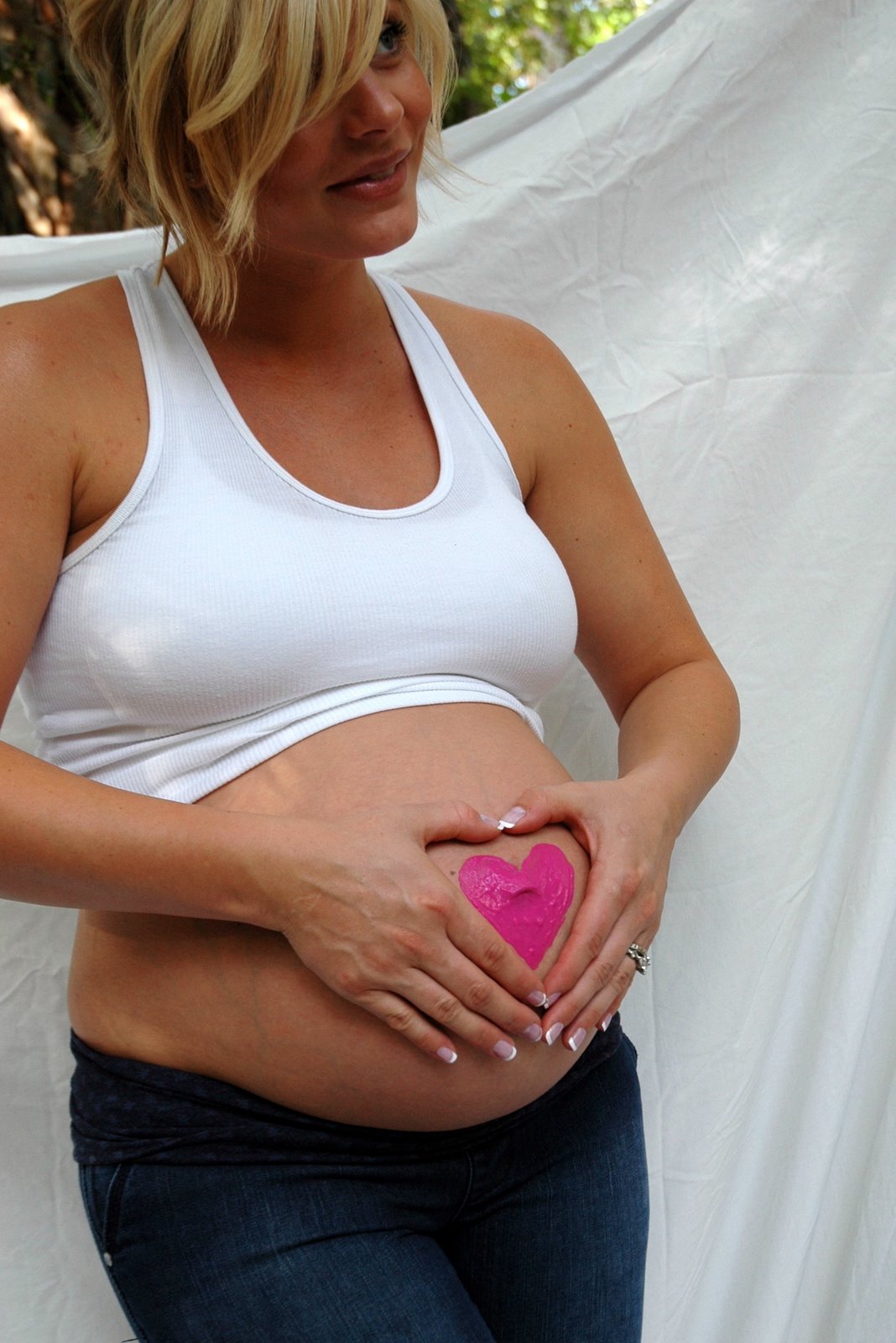 [Nicky's+Belly0190.JPG]