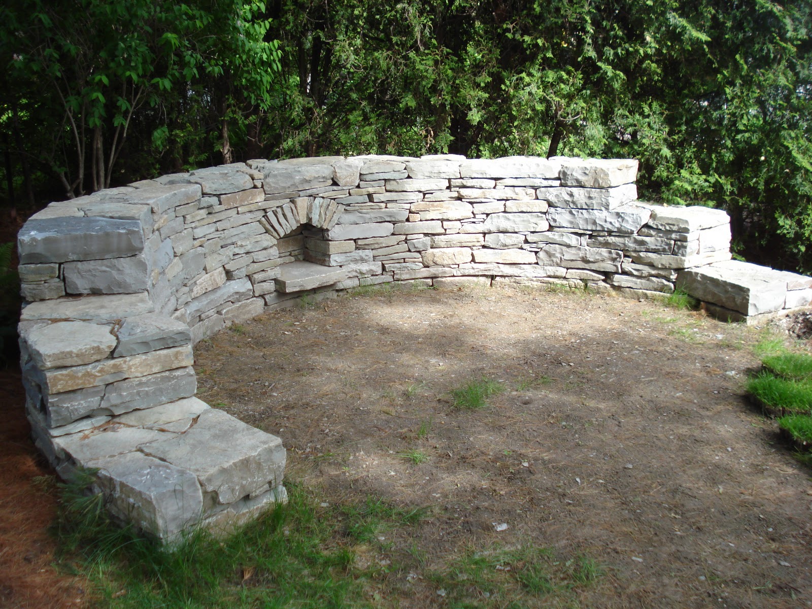 Dry Stone Walling Curved wall by Menno Braam